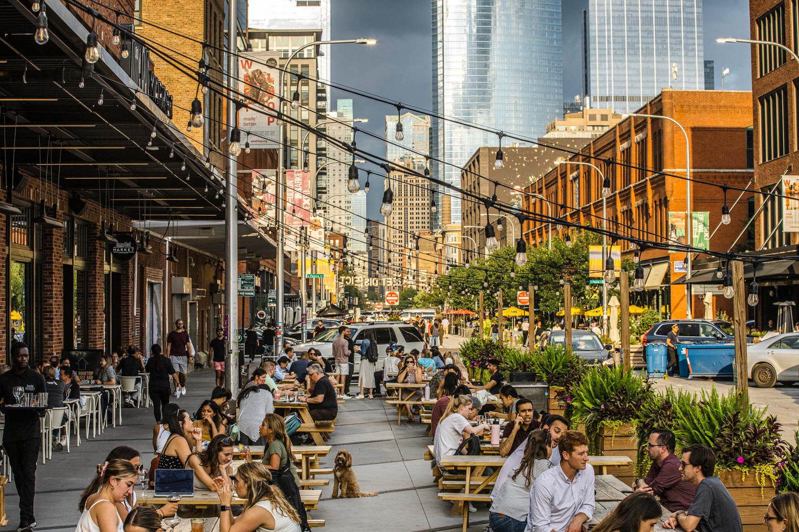 Patio dining in Fulton Market